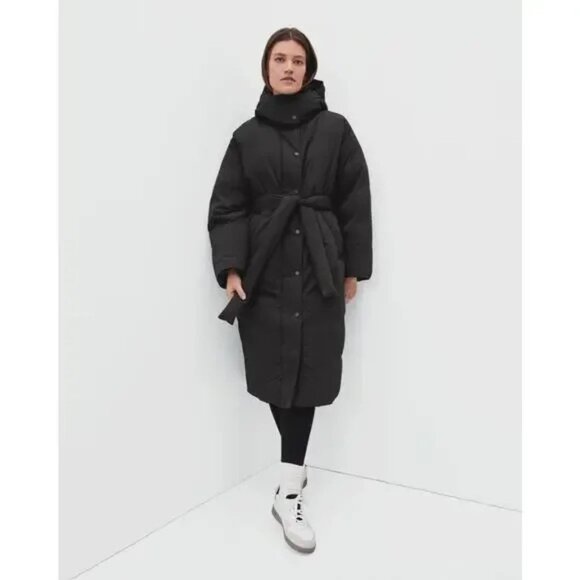 Everlane: Duvet Puffer Full Zip Coat - Picture 2 of 5